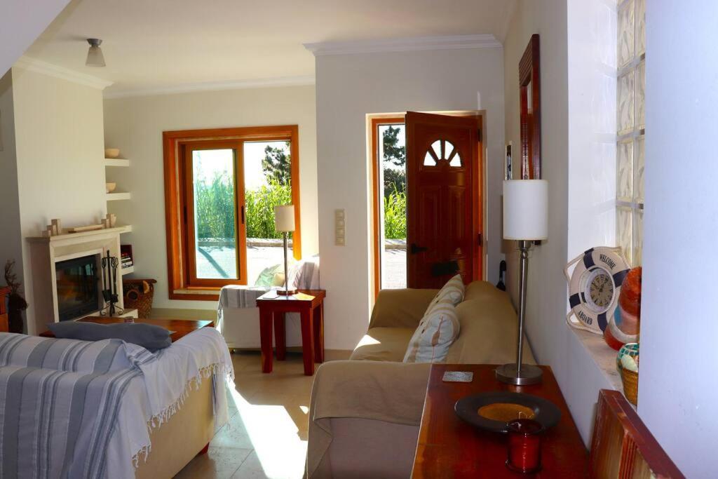 Sea Breeze House Ericeira - Ribeira Dilhas Beach Exterior photo